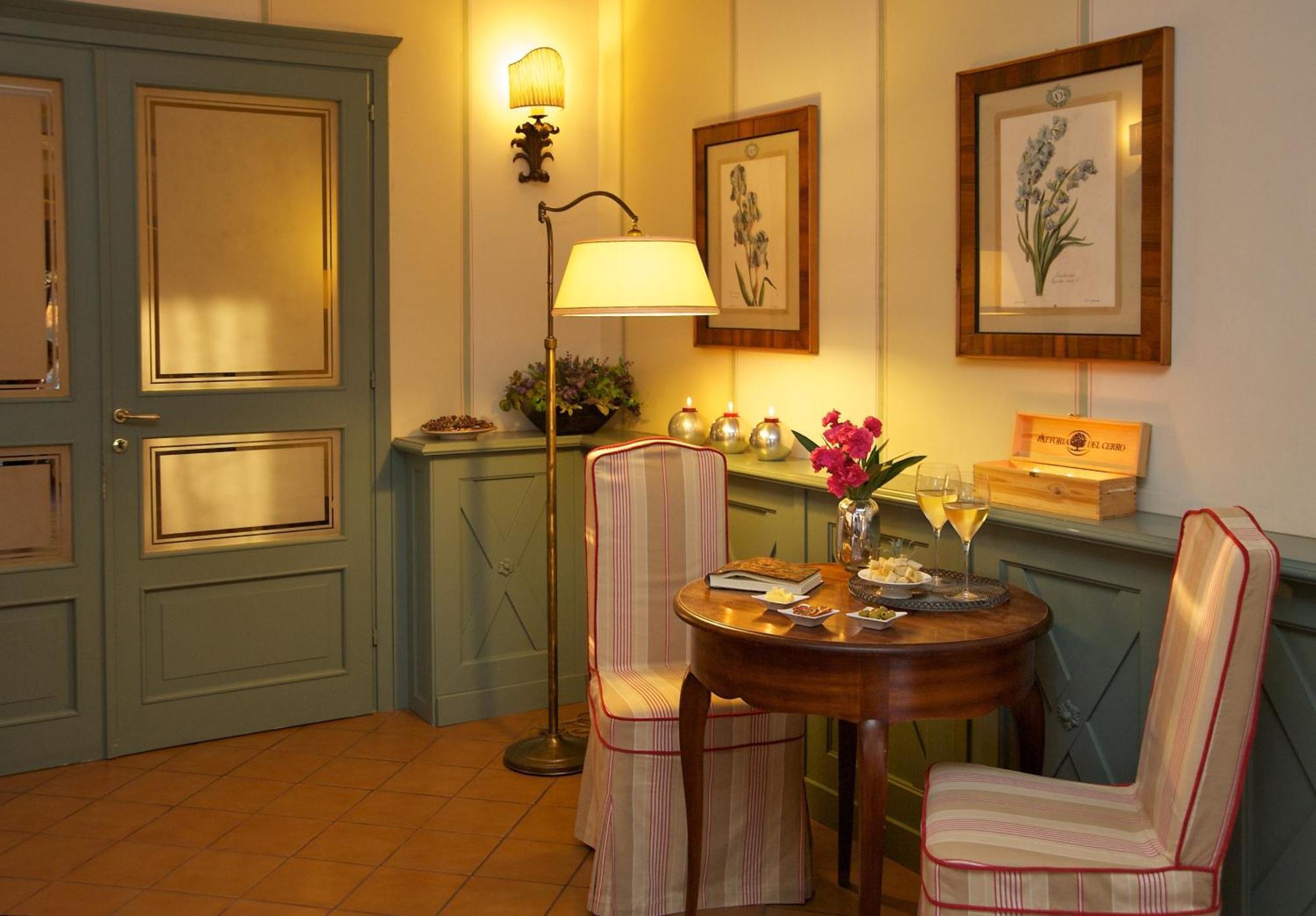 Albergo La Fontanella ซานกัสชาโน ดี บาญญี ภายนอก รูปภาพ
