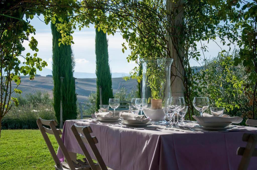 Albergo La Fontanella ซานกัสชาโน ดี บาญญี ภายนอก รูปภาพ
