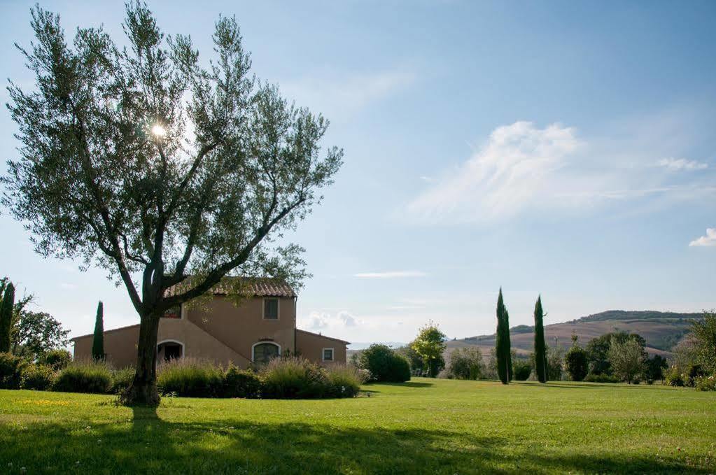 Albergo La Fontanella ซานกัสชาโน ดี บาญญี ภายนอก รูปภาพ